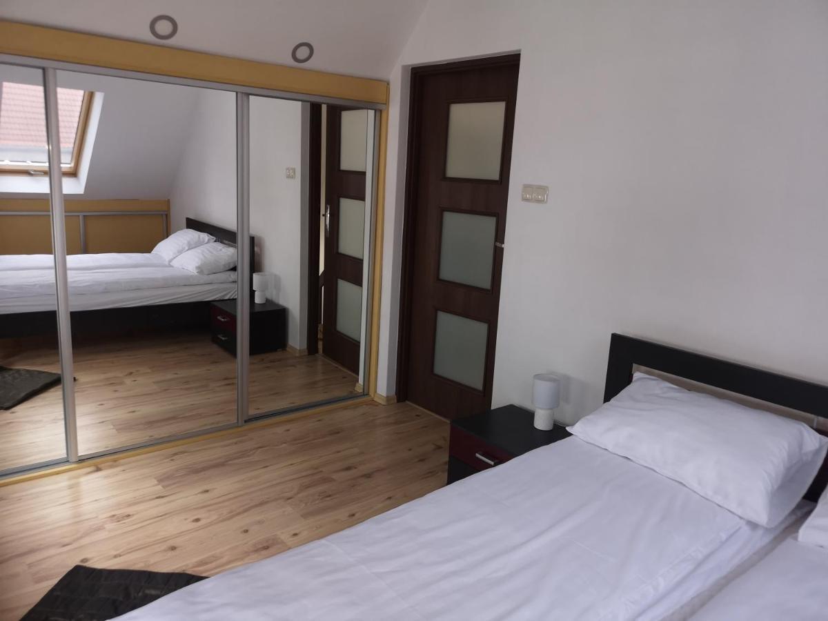 Apartament Dluga Apartman Jelenia Góra Kültér fotó